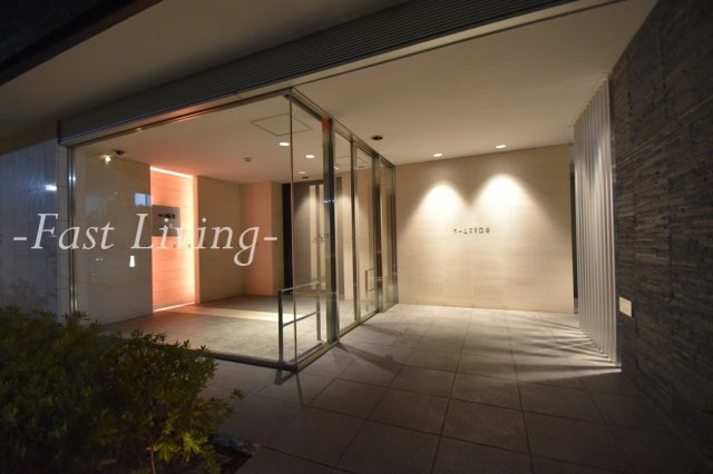 ホームズR四谷の外観