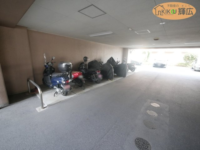 アルファステイツ東今宿　8階の駐輪場