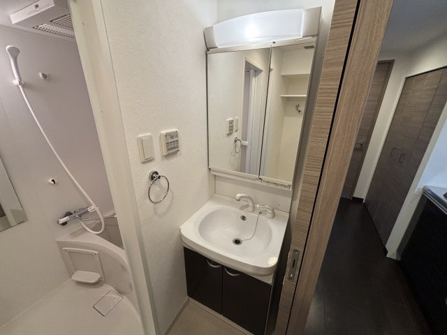 コスモリード神戸三宮の独立洗面台