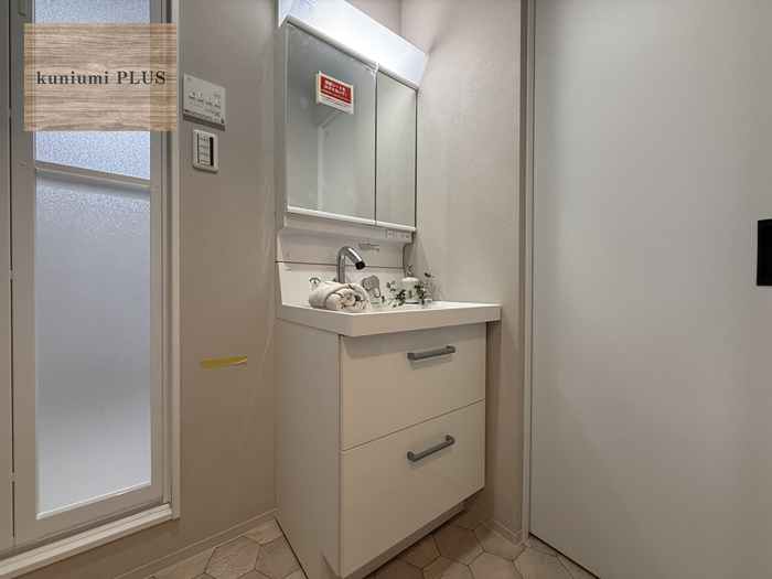 クローバーハイツ森小路二号棟の洗面所