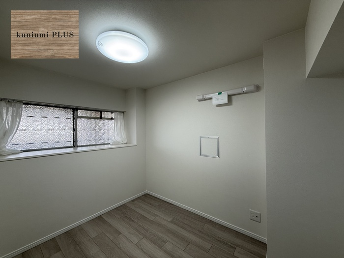 クローバーハイツ森小路二号棟の洋室