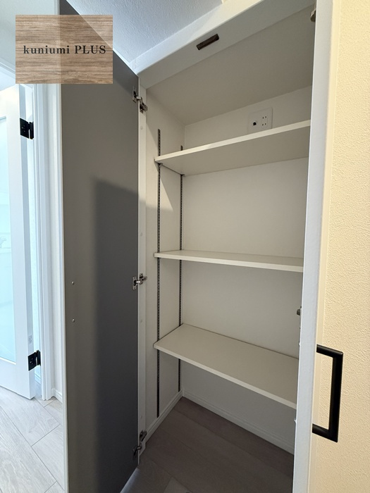クローバーハイツ森小路二号棟の収納