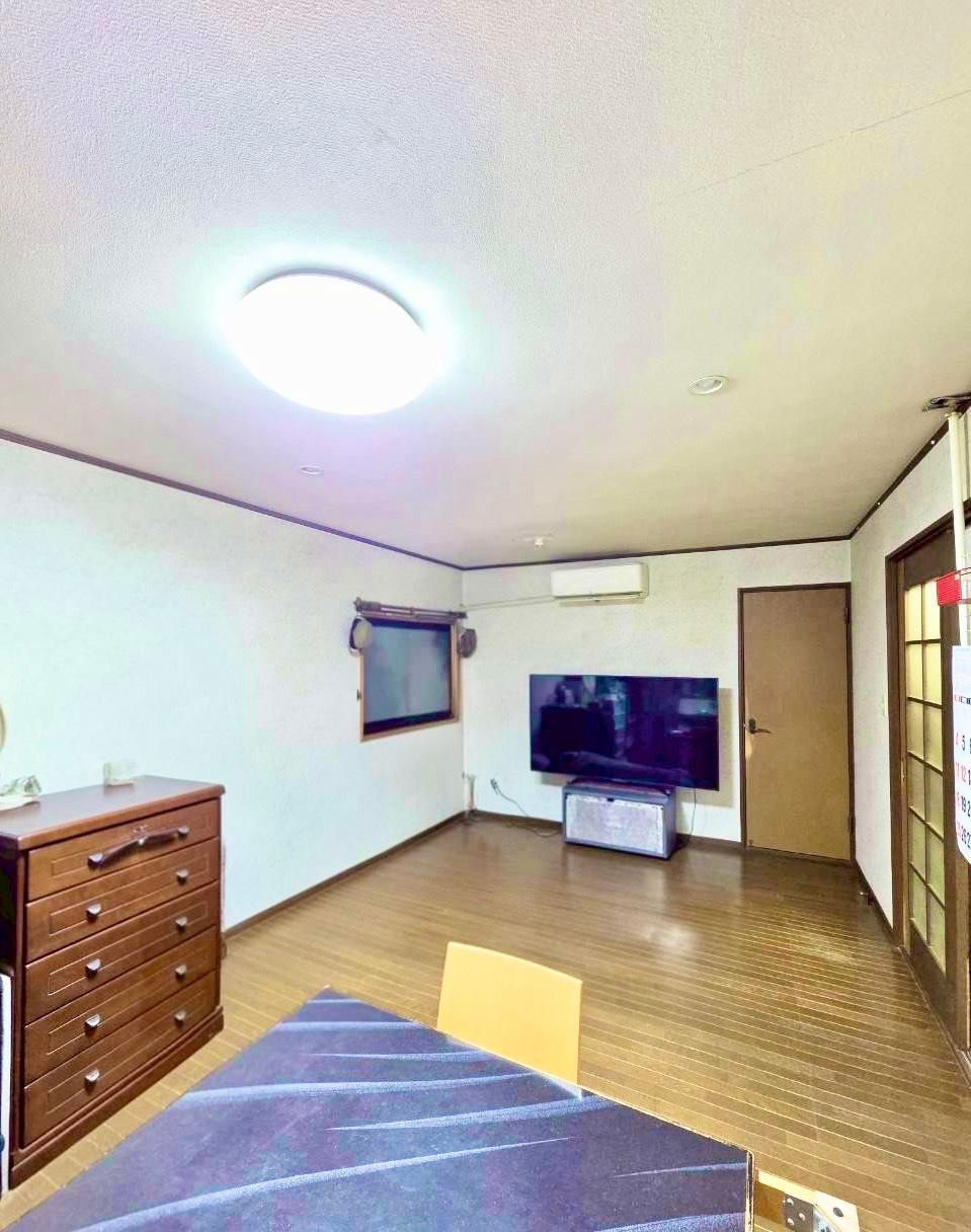 藤田町５丁目　中古一戸建ての居間・リビング|LDK17.08帖
■物件内覧・資金計画相談・住宅ローン相談、リフォーム相談、お問合せ受付中■
※当日・翌日のご内覧、ご相談はお電話でのお問合せがスムーズです！