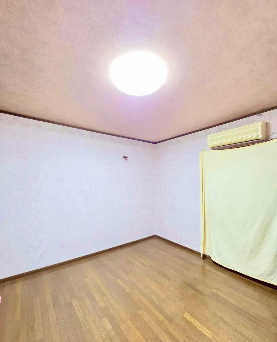 藤田町５丁目　中古一戸建ての洋室|各部屋に収納があります
■物件内覧・資金計画相談・住宅ローン相談、リフォーム相談、お問合せ受付中■
※当日・翌日のご内覧、ご相談はお電話でのお問合せがスムーズです！