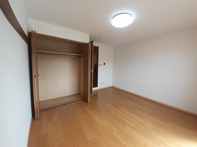 ネオサンライズの居間・リビング