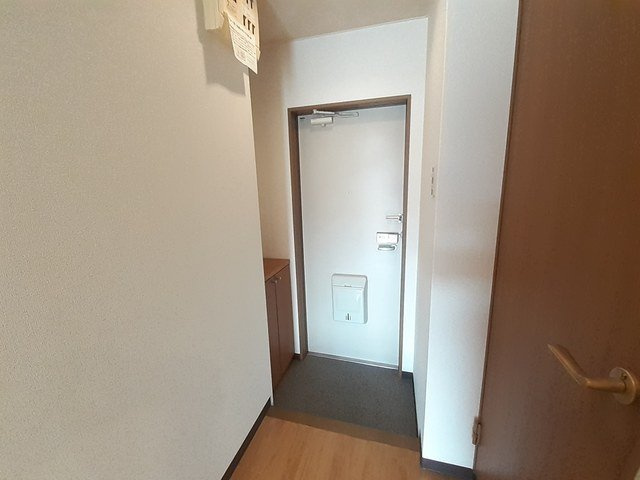 ネオサンライズの玄関