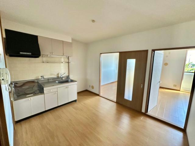 プラザ亀山の居間・リビング