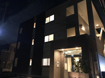 【エントランス】 | サニーコート香ヶ丘 | 外観写真（夜）