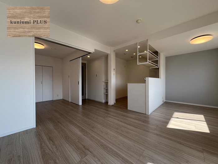 グランドハイツ大阪城公園の居間・リビング