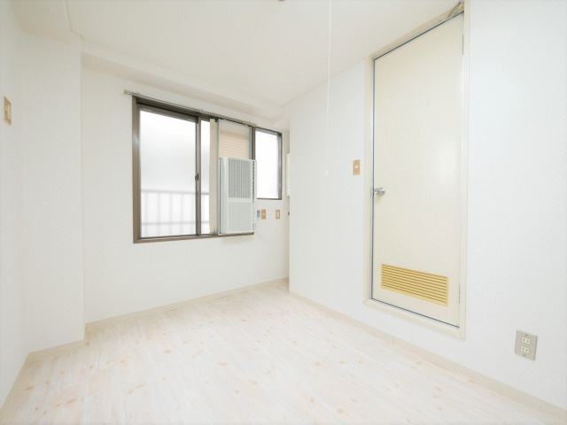 大阪市天王寺区茶臼山町の賃貸マンションの居間・リビング