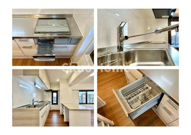 ネオコーポ木場のキッチン|【システムキッチン】ワイドで収納豊富な使い勝手の良いシステムキッチンには、食洗器や伸縮タイプのキッチン水栓、IHクッキングヒーターなどの便利な設備が標準完備されています。