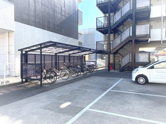 【駐車場】