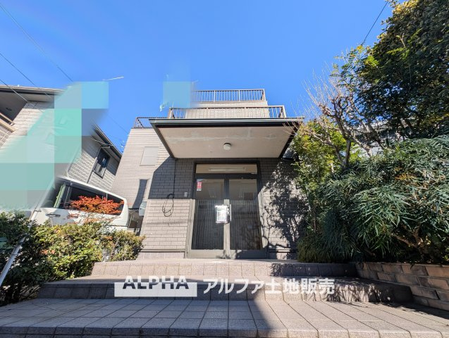 あきる野市小川の中古一戸建の外観|【A home found by chance】
◆偶然見つけた物件で◆思わぬ空間を手に入れたい。愛を育み、人と出会い、新たな命に恵まれる。そんな未来を創造してぬくもりのある住空間を君と共有したい。