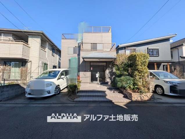 あきる野市小川の中古一戸建の外観|【A warm space】◆心をほどく場所◆
ゆったりとした空間に包まれ、誰かを迎えることが日常になる住まい。
この環境で暮らすうちに、時間の使い方も、人との距離感も変わっていく。