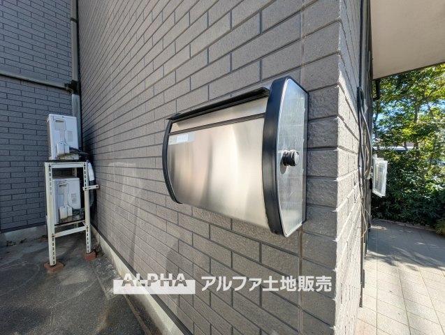 あきる野市小川の中古一戸建のその他|【Mail Box】◆メールボックス◆を設置。外出の合間にも郵便物を確認しやすく、日常の動線に配慮されています。