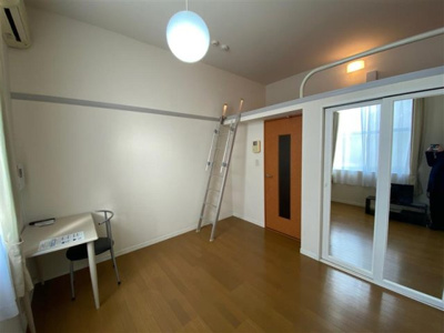 【居間・リビング】 | レオパレスチェリー