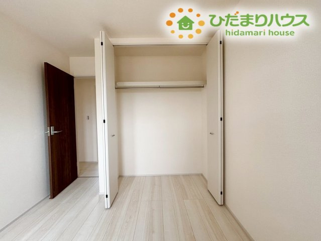 深谷市宿根　第3　新築一戸建て　リーブルガーデン　01の収納|寝室や子供部屋としてはもちろん、リモートワーク用の書斎や趣味のオーディオルームとしても大活躍する洋室です！ライフステージの変化に合わせて使い方を柔軟に変えられるため、長く快適に暮らせるお部屋です♪