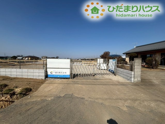 深谷市宿根　第3　新築一戸建て　リーブルガーデン　01の駐車場