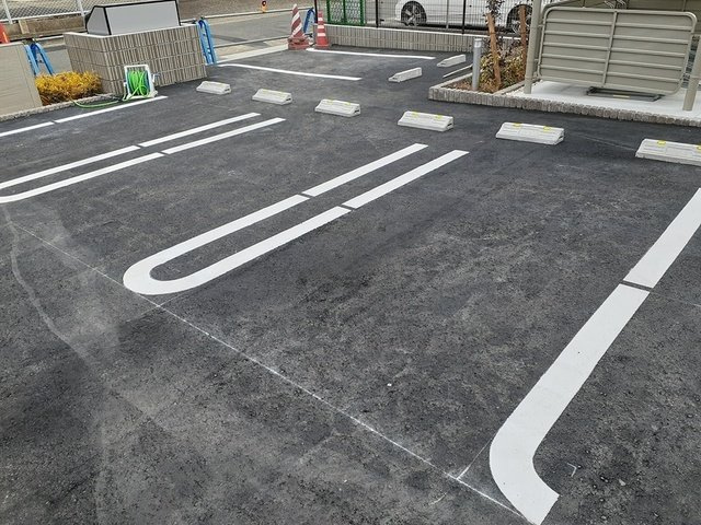 ポルテ　ボナールの駐車場