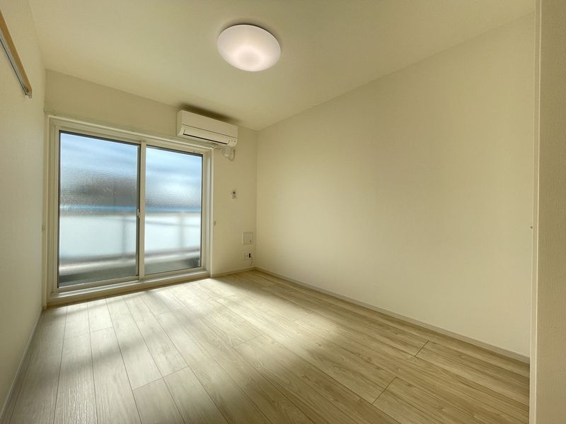 ヴィラ川口元郷の居間・リビング