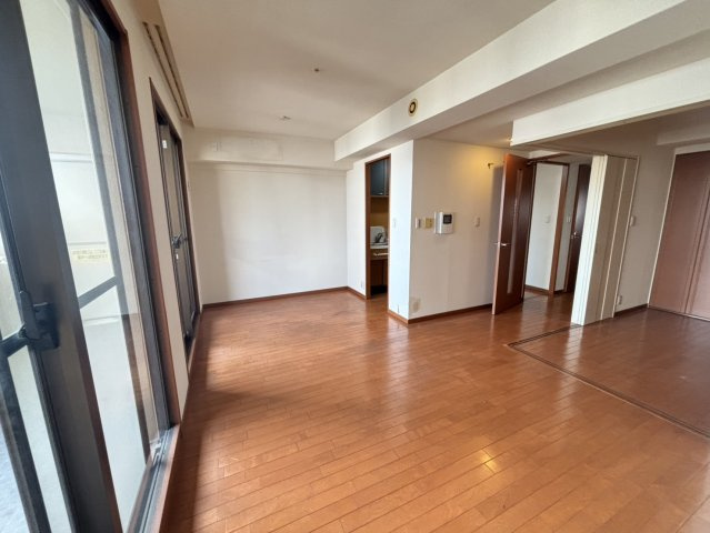 ローレルコート西本町の居間・リビング