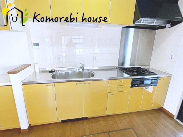 鴻巣市宮地　中古戸建のキッチン|コンパクトなキッチンで掃除もラクラク