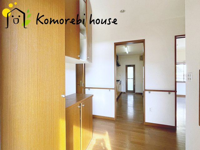 鴻巣市宮地　中古戸建の玄関|ゆったりとした玄関です