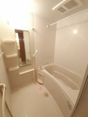 【浴室】 | ルナ・サプリームＢ | きれいなお風呂です