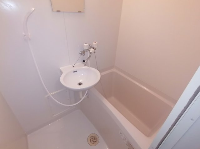 【浴室】 | レオパレスグッドウィル | コンパクトで使いやすいお風呂です