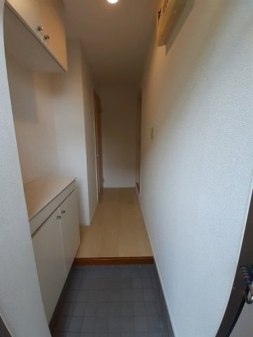 【玄関】 | サンプレインＡ | 収納もある玄関です