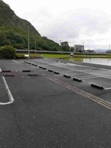 【駐車場】 | サンプレインＡ | 駐車場に車を止められます