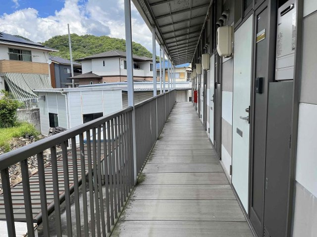 【玄関】 | レオパレスｃｉｅｌ（シェル） | 2Ｆ通路