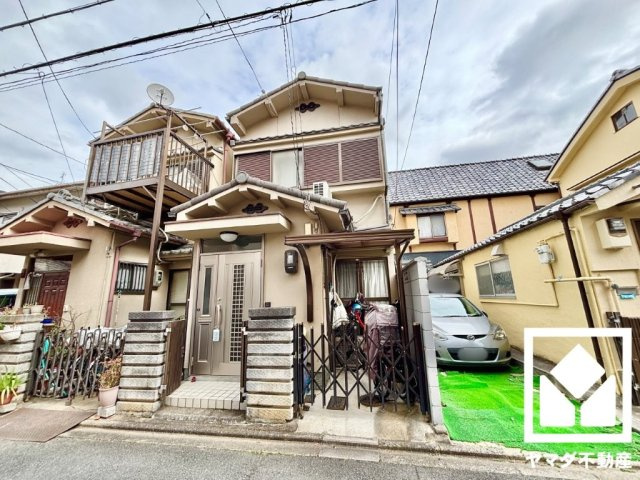 伏見区深草ヲカヤ町の外観