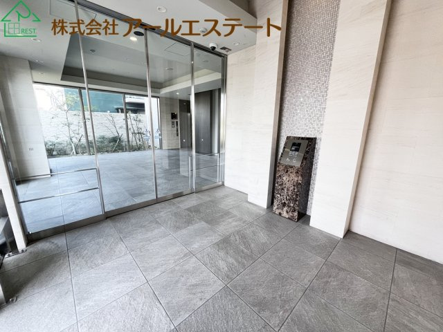 プレサンスロジェ姫路Ⅱ　　山陽電鉄「手柄駅」徒歩5分のエントランス
