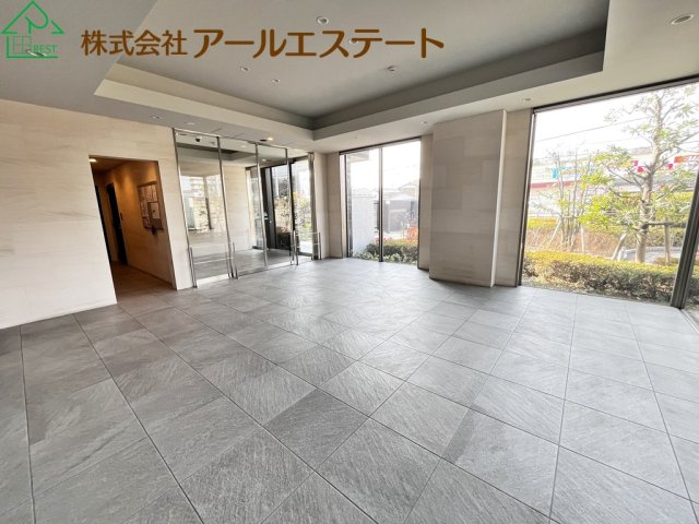 プレサンスロジェ姫路Ⅱ　　山陽電鉄「手柄駅」徒歩5分のエントランス