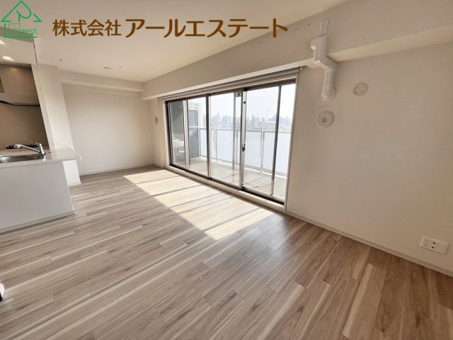 プレサンスロジェ姫路Ⅱ　　山陽電鉄「手柄駅」徒歩5分の居間・リビング