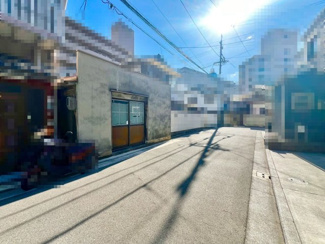 【前面道路含む現地写真】 | 大浜北町三丁　売土地 | ローソン堺大浜店まで約36ｍ！ちょっとしたお買い物に便利ですね！