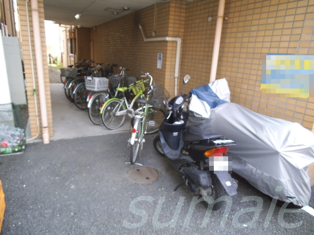 プロヴィデンス秀洋のその他共用部分|バイクも置ける広い駐輪場！