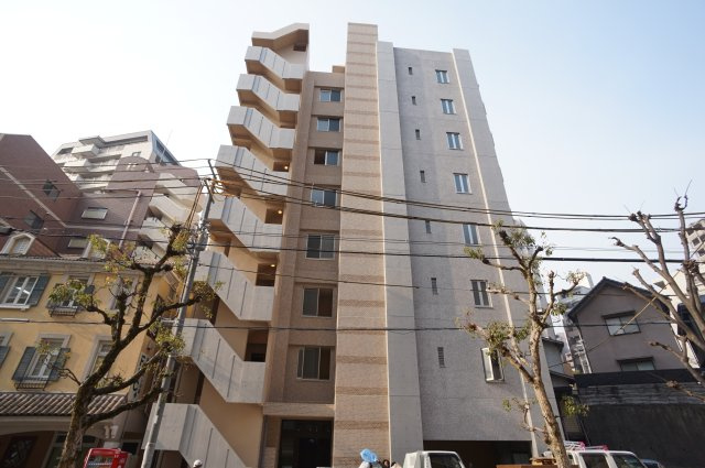 ラ・フォルム宝塚湯本町の外観