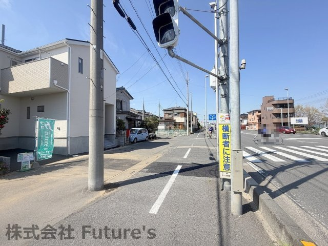 三郷市天神1丁目　新築戸建　全1棟の前面道路含む現地写真|前面道路含む現地写真です。