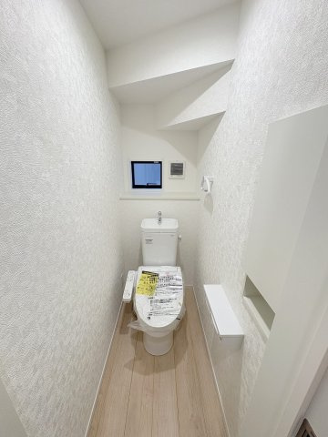 三郷市天神1丁目　新築戸建　全1棟のトイレ|同施工会社の参考写真になります。