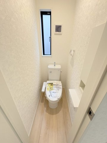 三郷市天神1丁目　新築戸建　全1棟のトイレ|同施工会社の参考写真になります。