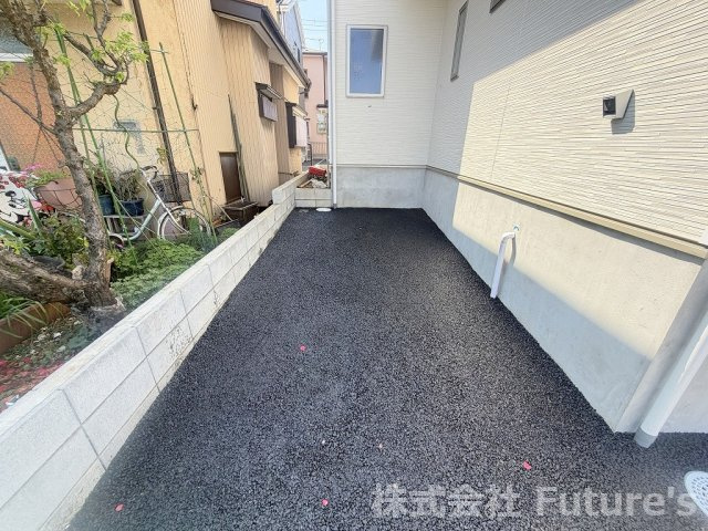 三郷市天神1丁目　新築戸建　全1棟の駐車場|現地の写真になります。
