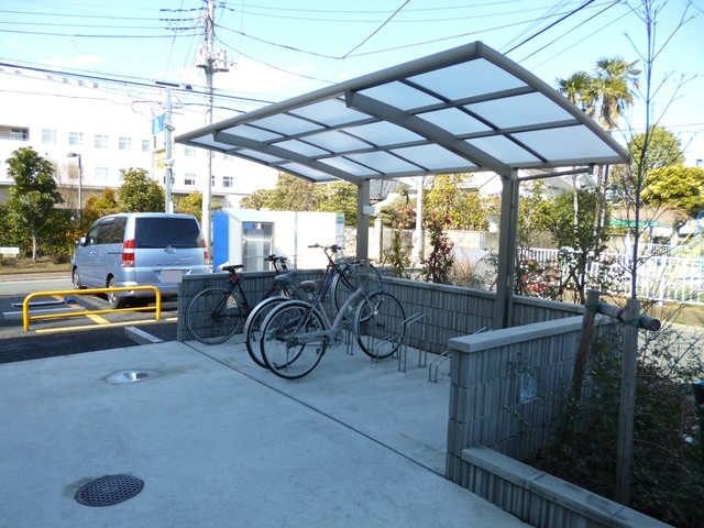 Ｃａｓａ　ＦｅｌｉｃｅⅠのその他共用部分|屋根付きの駐輪場♪