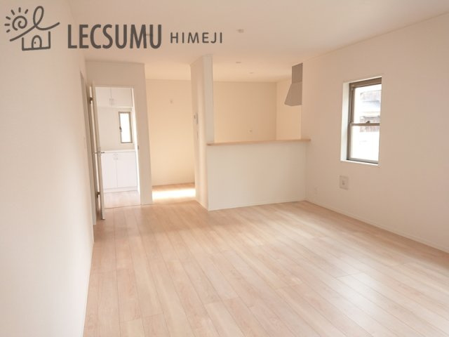 勝原区山戸第4　2期/新築戸建の居間・リビング|同社施工例