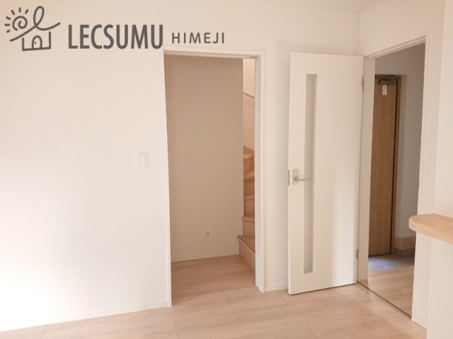 勝原区山戸第4　2期/新築戸建の居間・リビング|同社施工例
