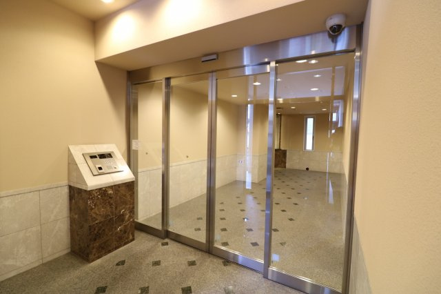 ゆとりのあるエントランスです