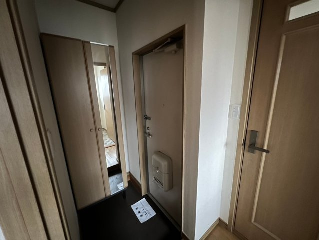 タウンサンロイヤルCの玄関