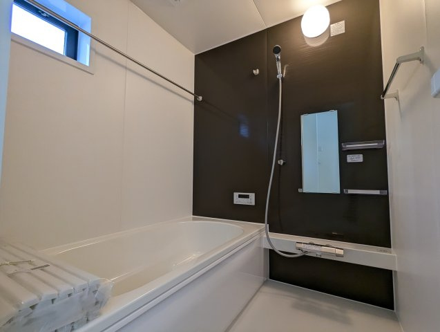 水戸市小吹町2期の浴室|足が伸ばせる浴槽で、一日の疲れを癒してください～！リラックスタイムを～