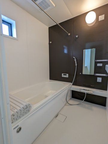 水戸市小吹町2期の浴室|足が伸ばせる浴槽で、一日の疲れを癒してください～！リラックスタイムを～